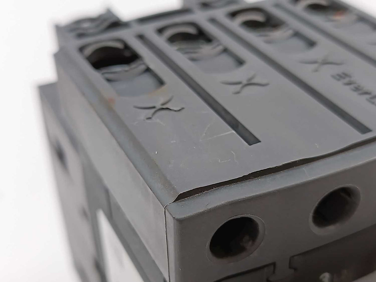 Schneider / Telemecanique LC1DT60A3BD 4 Pole Contactor 440V 60A 24VDC Coil