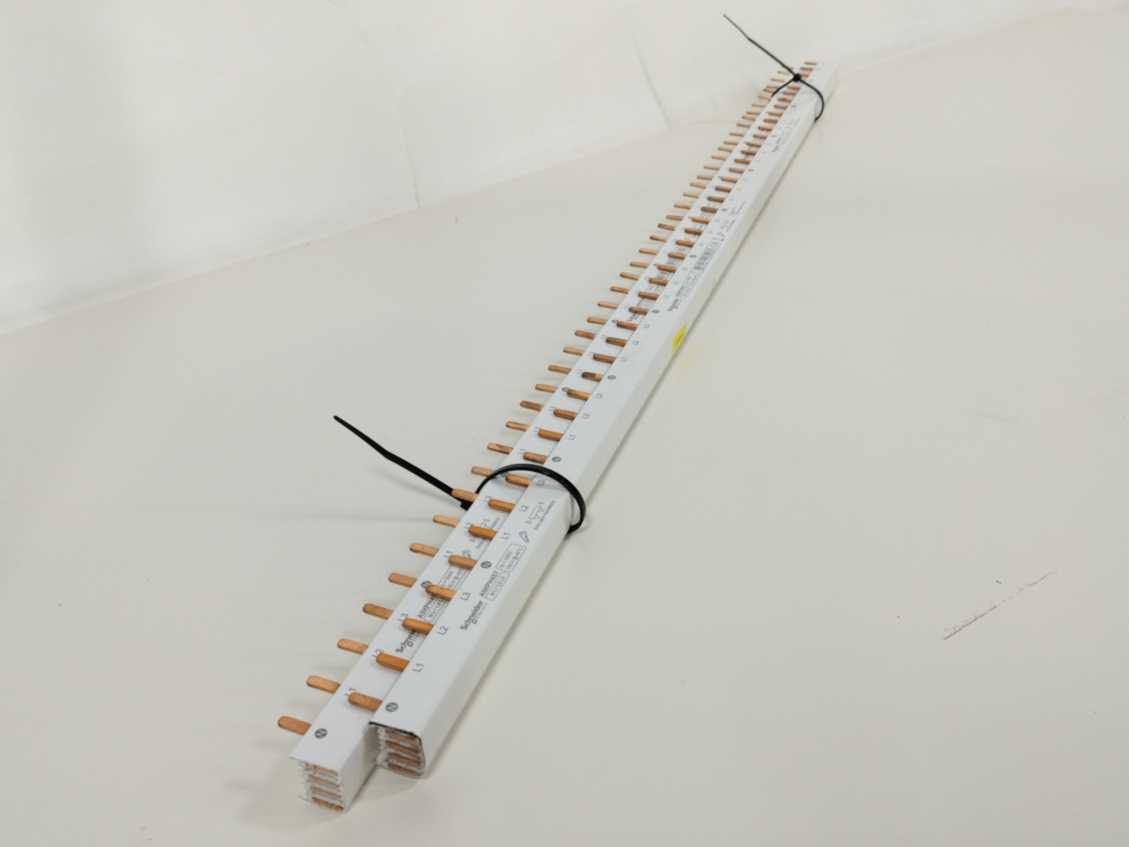 Schneider Electric A9XPH457 Acti9 Comb Busbar 4P 100A 57 Mod - 2 Pcs. 44 Mod