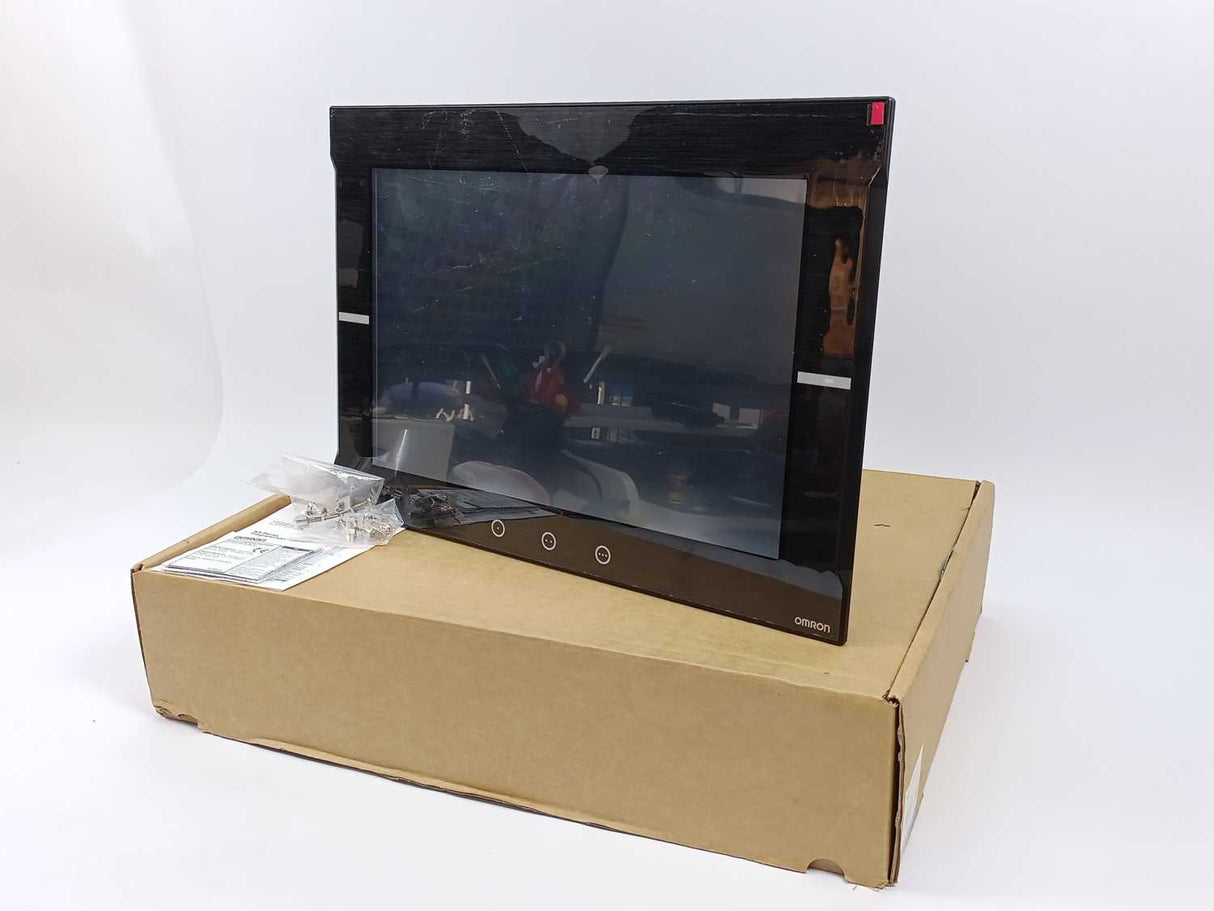 OMRON NA5-15W101B-V1 Touch Screen