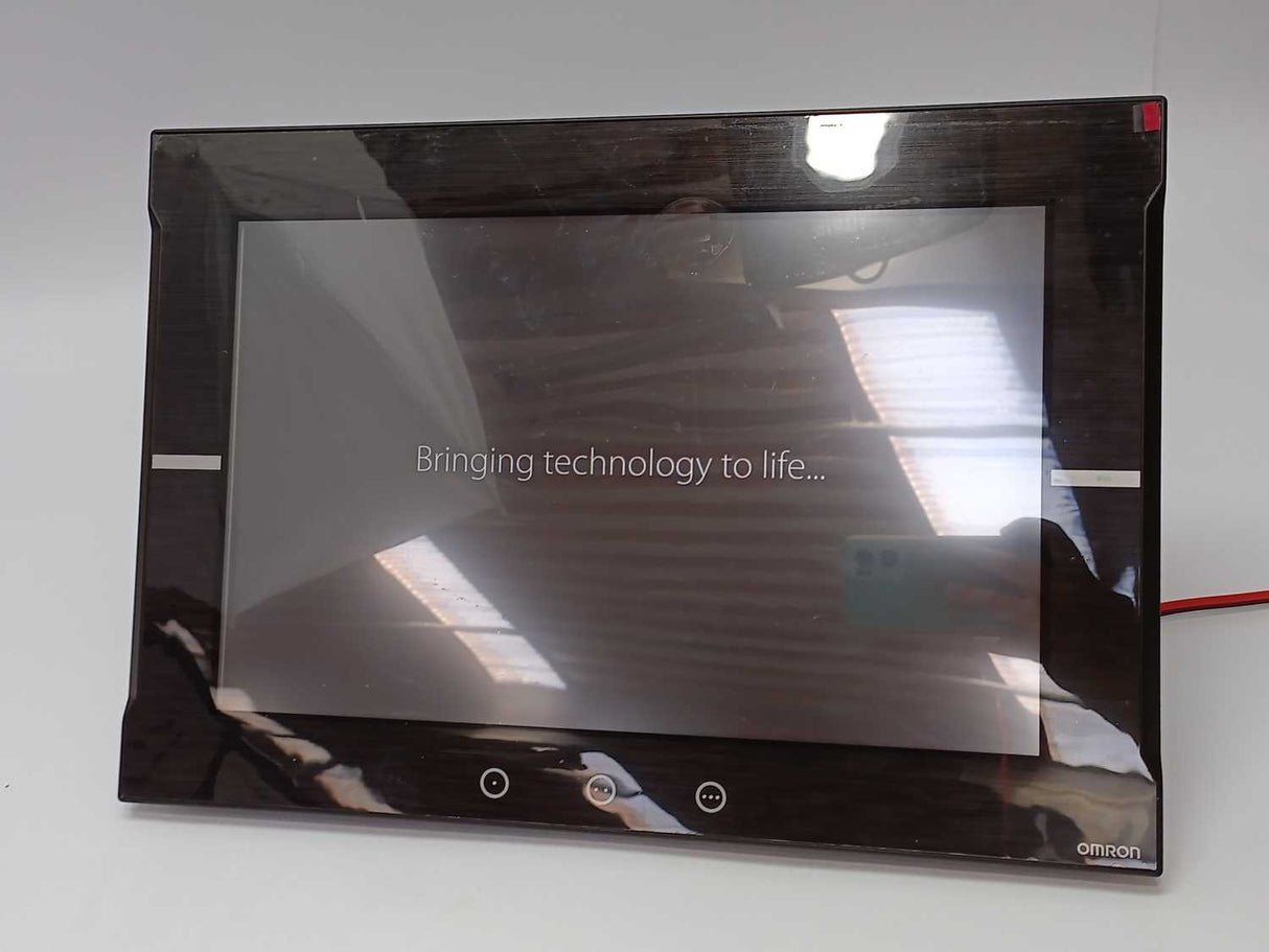 OMRON NA5-15W101B-V1 Touch Screen