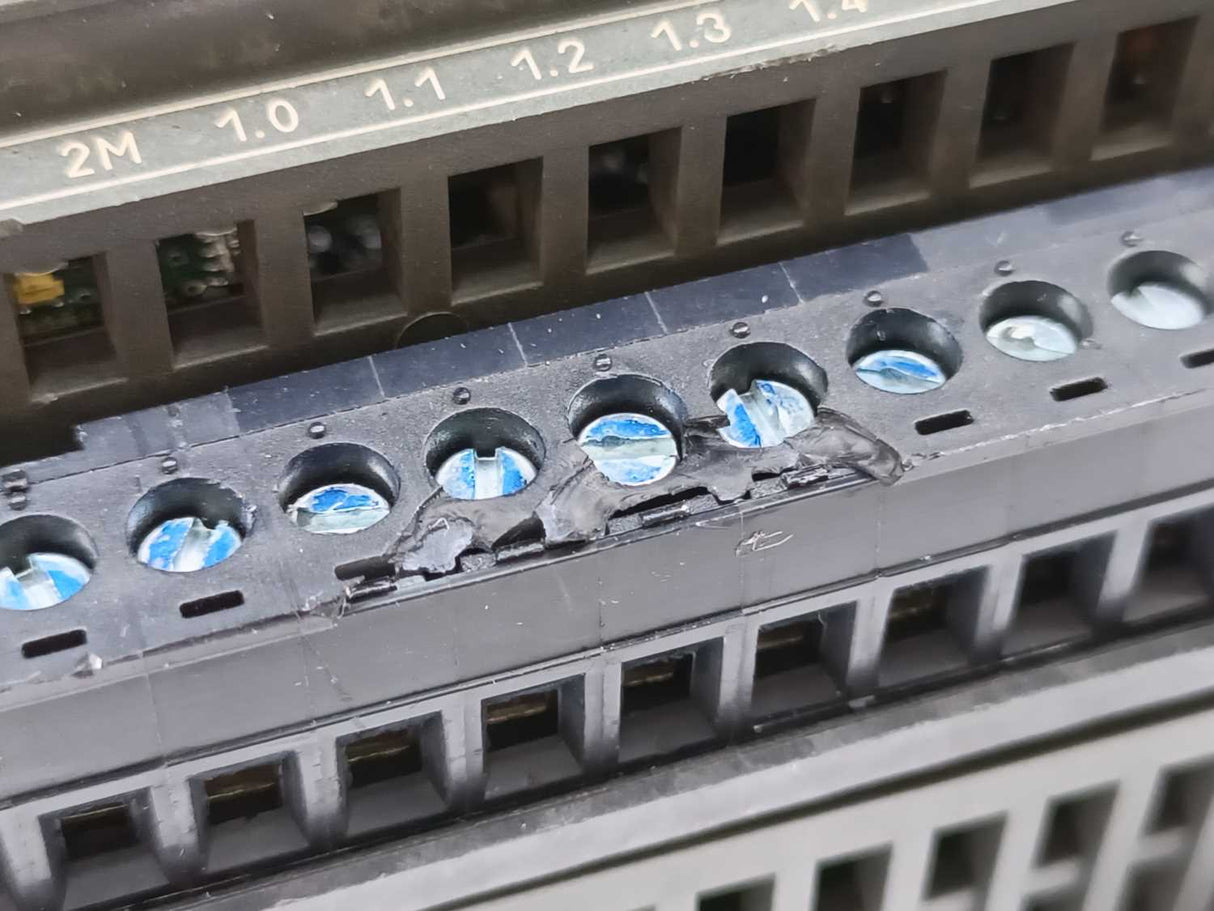 Siemens 6ES7214-1AD22-0XB0 SIMATIC S7-200, CPU 224
