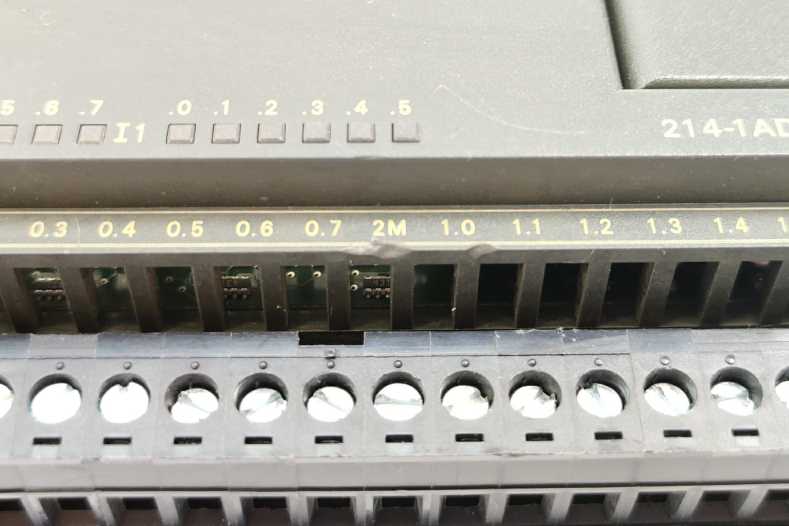 Siemens 6ES7214-1AD23-0XB0 SIMATIC S7-200, CPU 224