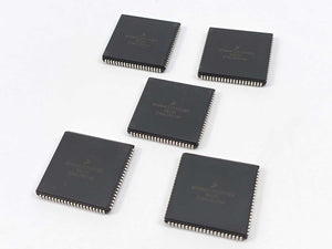 Freescale Semiconductor MC68HC11P1CFNE4 IC Chip. Batch of 5 pcs.