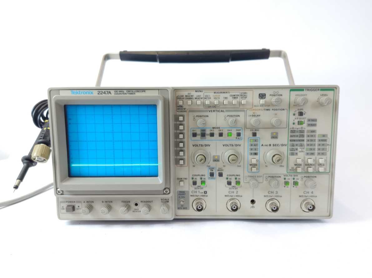 Tektronix 2247A Analog Oscilloscope four-channel 100MHz
