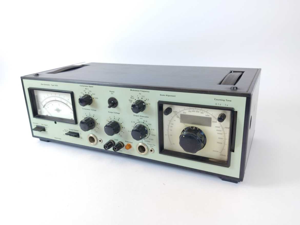 Bruel & Kjaer 1023 Precision sine wave generator with frequency modulation