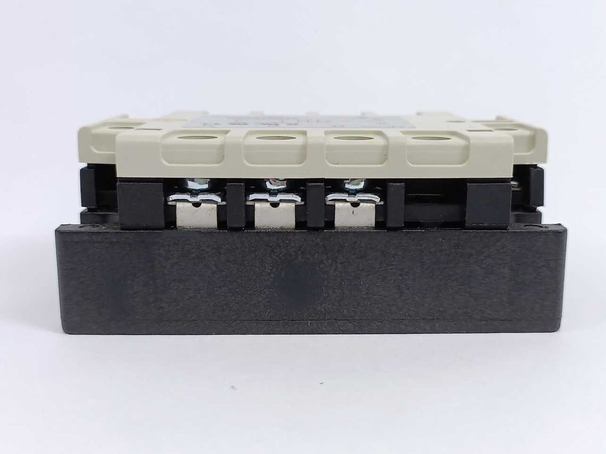 Carlo Gavazzi RZ3A40D25 3-Pole Panel Mount SSR