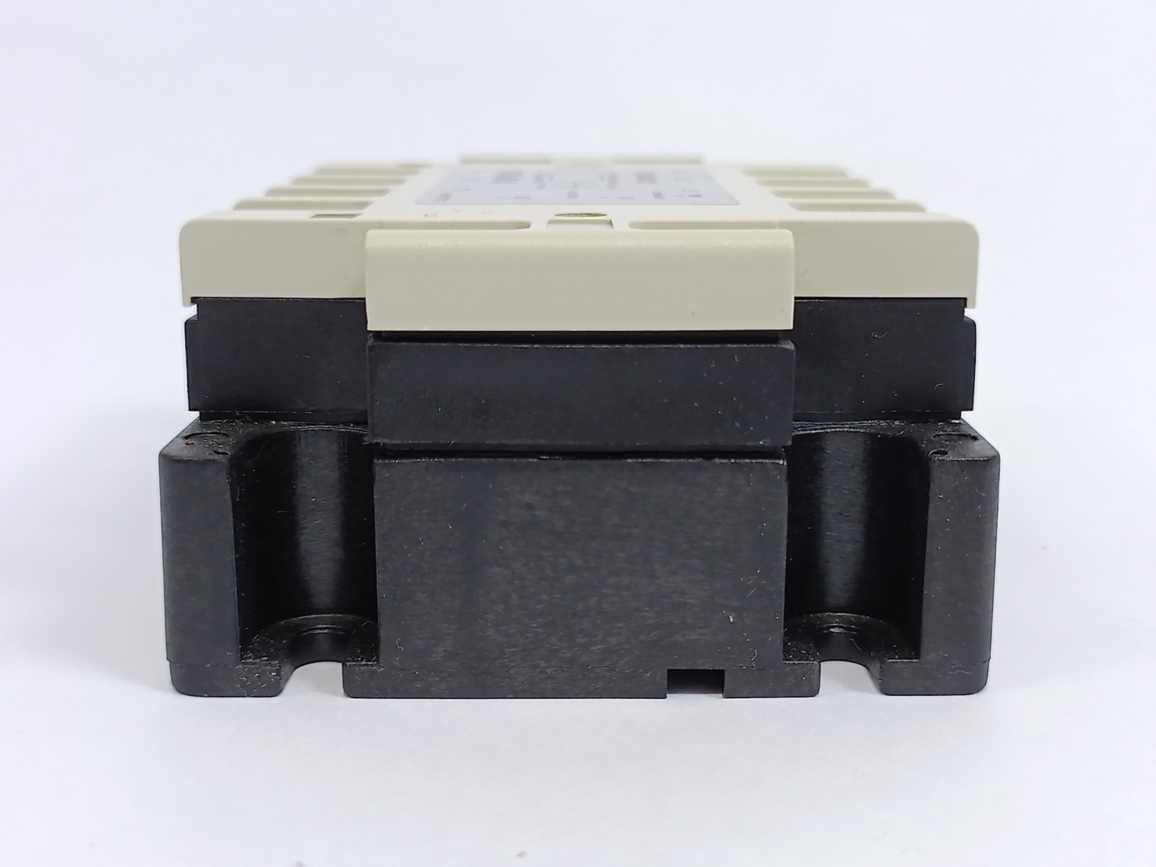 Carlo Gavazzi RZ3A40D25 3-Pole Panel Mount SSR