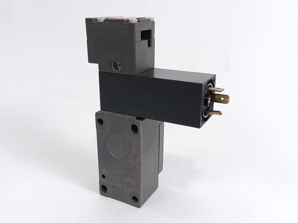 Euchner NZ1VZ-528E3VSE09 Safety switch NZ.VZ.VSE, cable entry M20 x 1.5