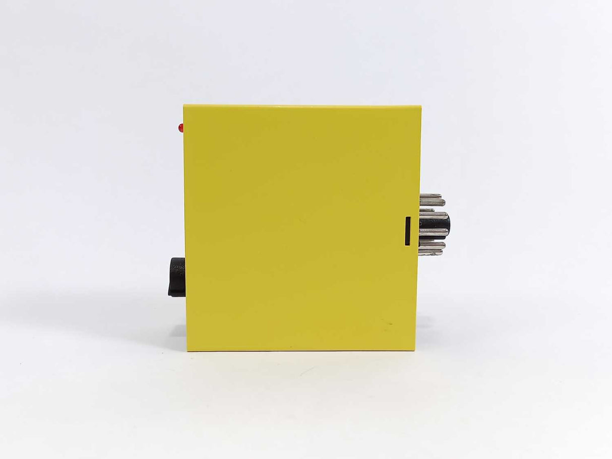 Unic MC-210 Voltage Relay