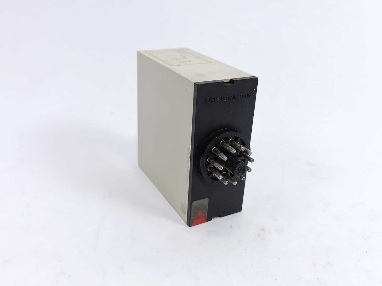 Carlo Gavazzi SA 105 230 Relay. Delay on Operate, 230 VAC, 50/60Hz