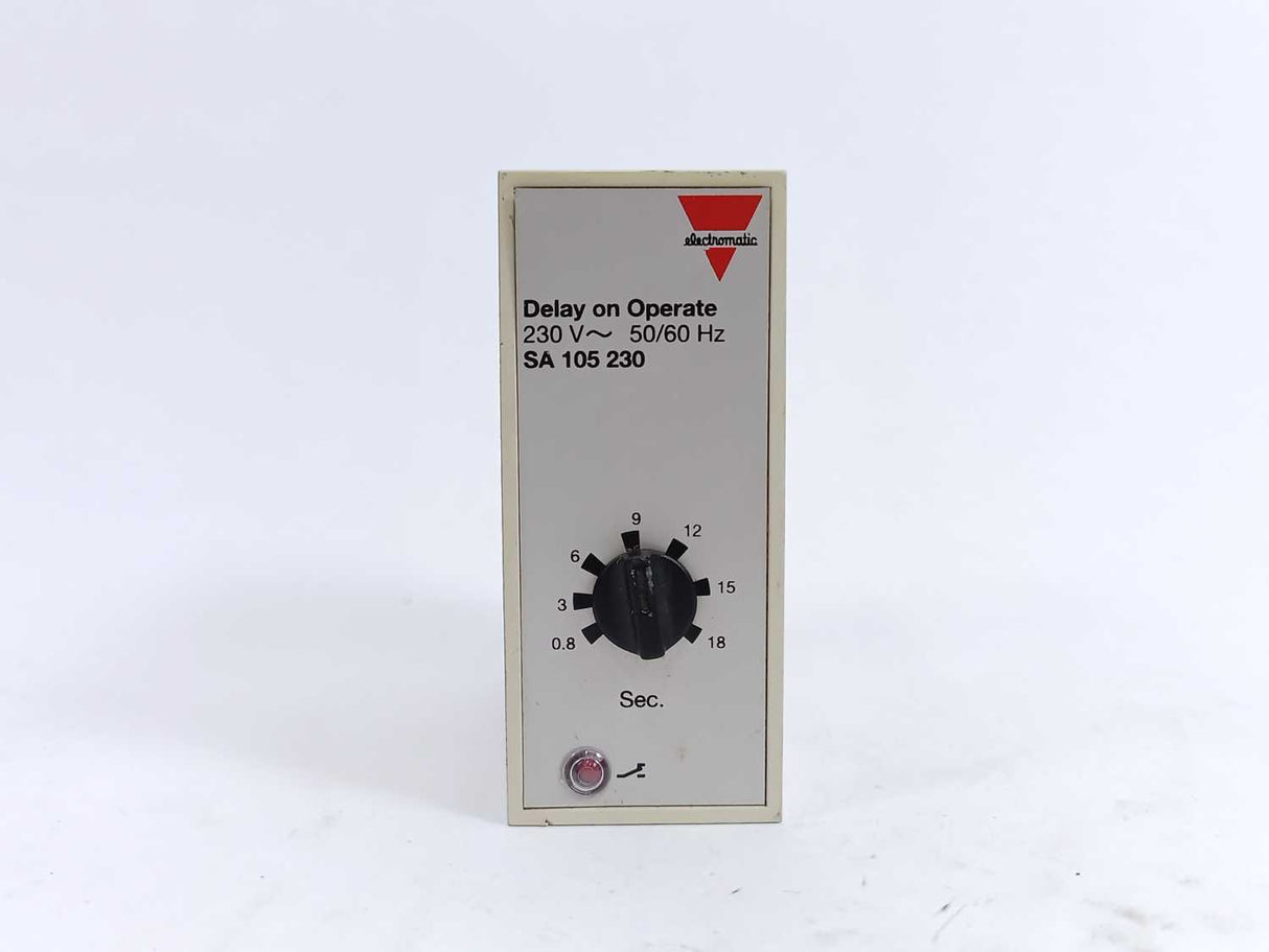 Carlo Gavazzi SA 105 230 Relay. Delay on Operate, 230 VAC, 50/60Hz