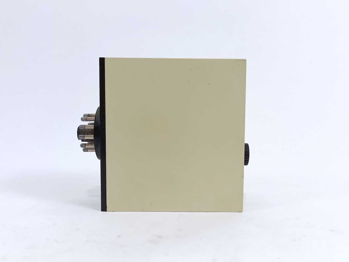 Electromatic SAM 205 220 Delay on Operate With Instant Contact 3-60sec.