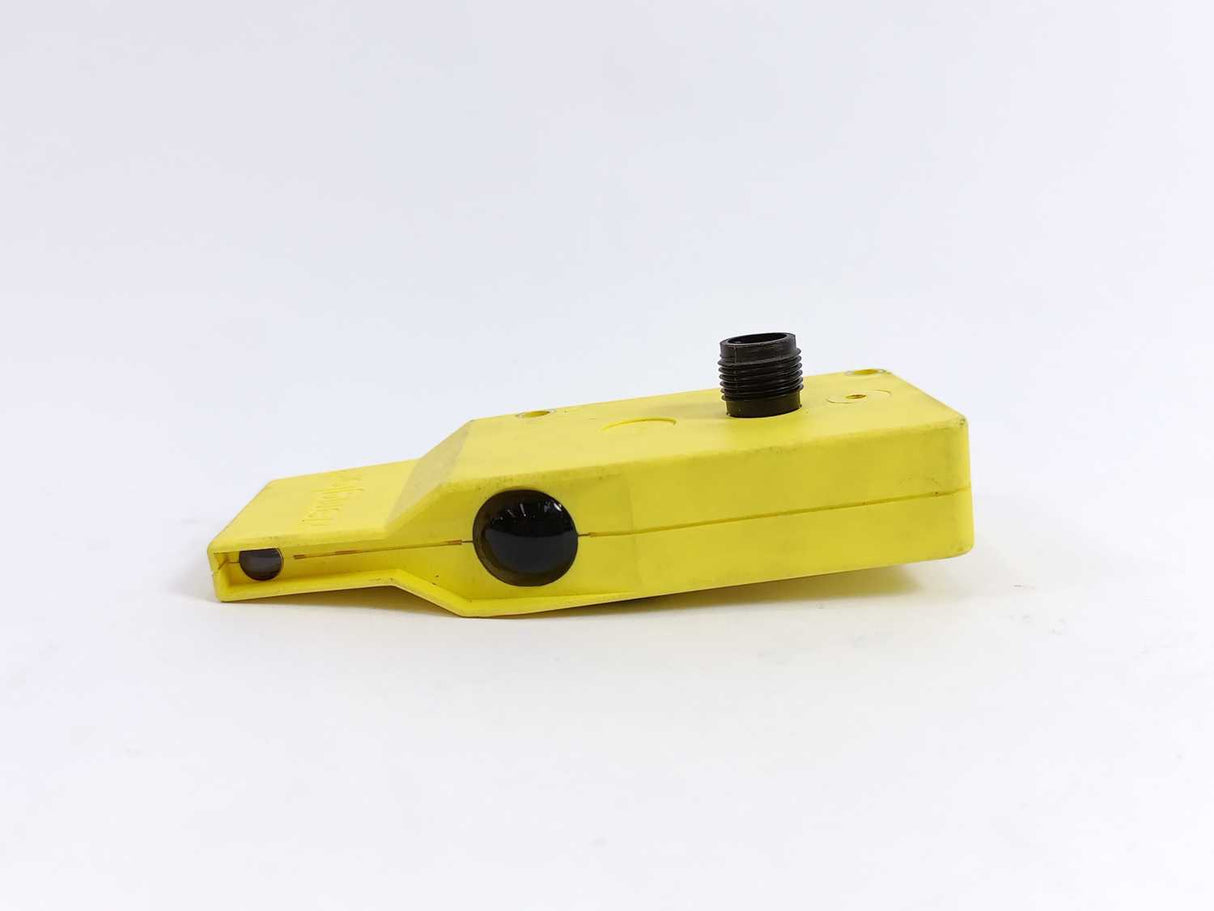 Wenglor OPT89 Reflex Sensor with Background Suppression