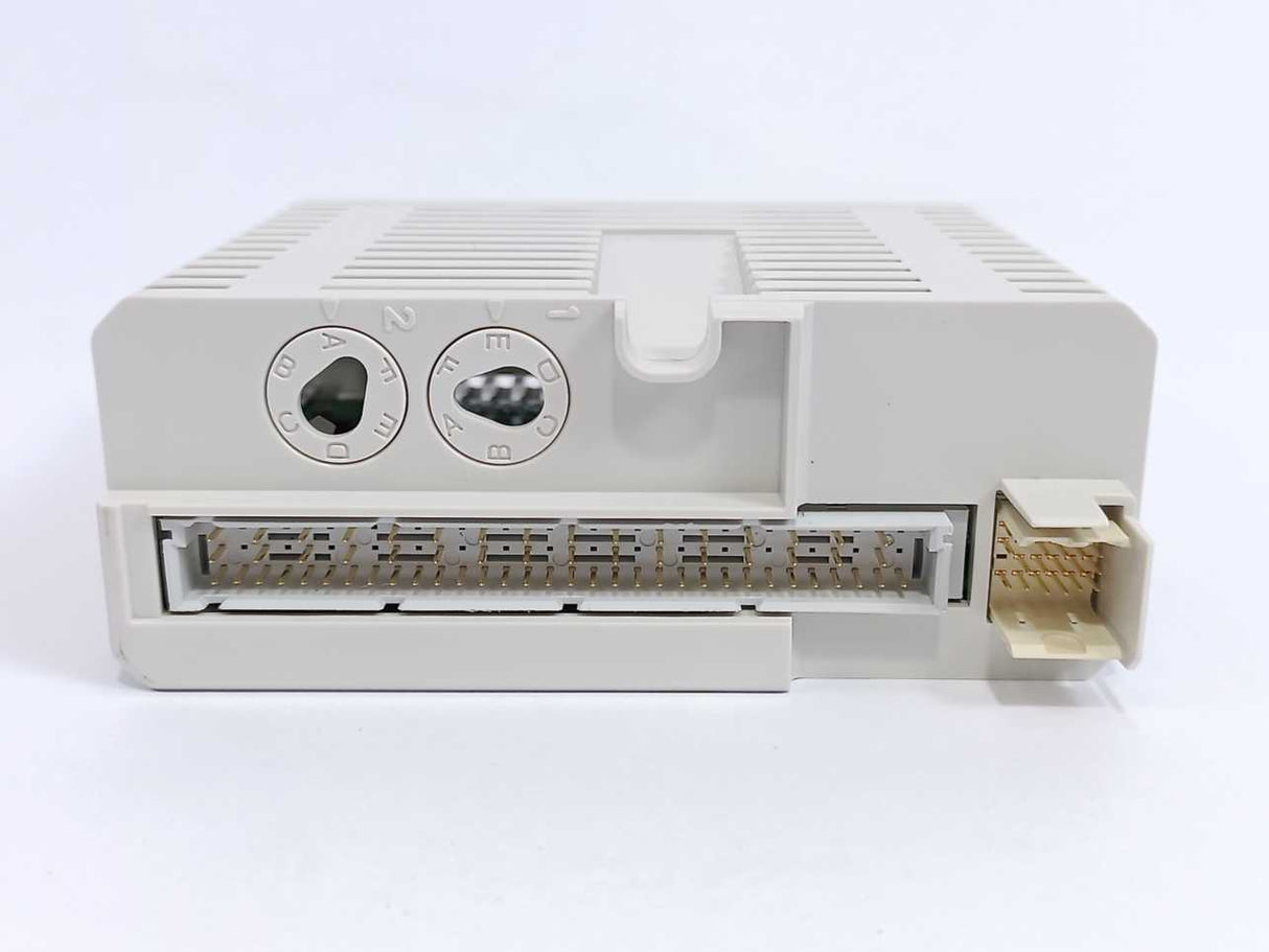 ABB 3BSE069053R1 DO818 Digital Output 24V 32 ch