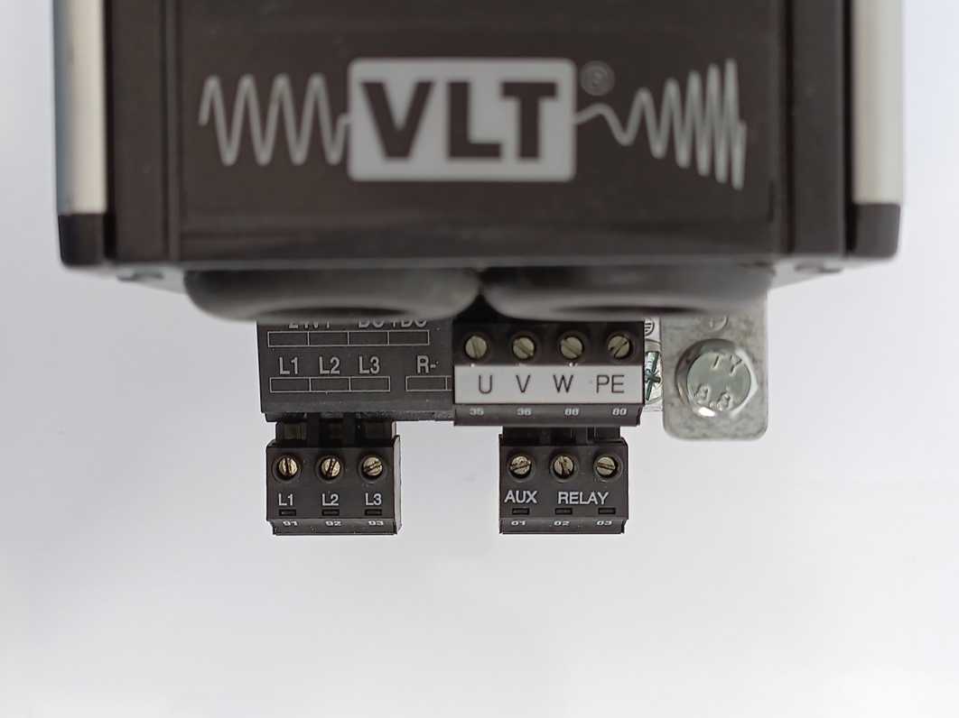 Danfoss 175Z0046 VLT5000 3.1kVA with 175Z0401 VLT5003PT5B