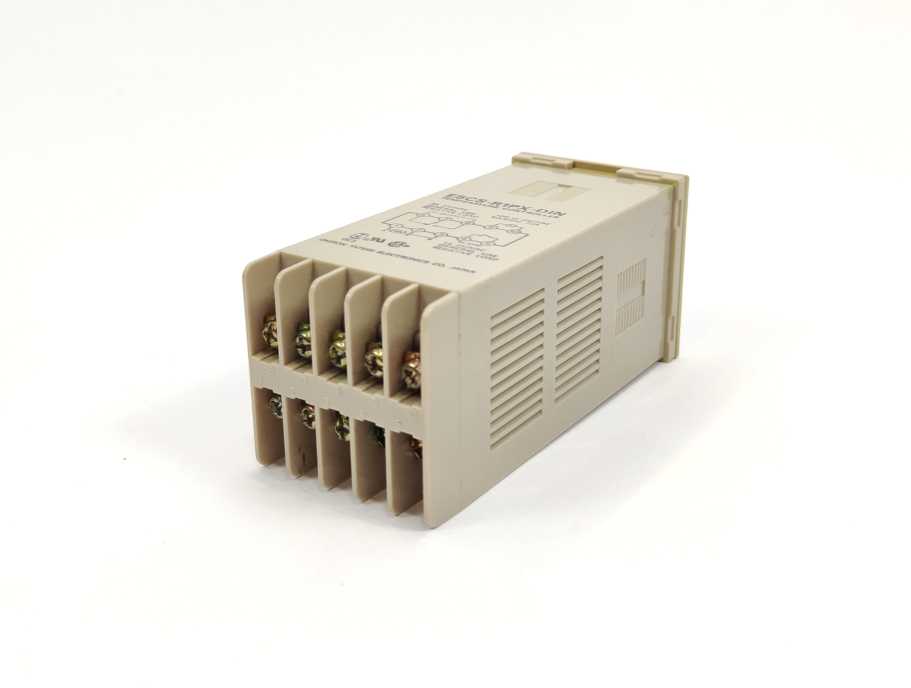 OMRON E5CS-R1PX-DIN Temperature Controller