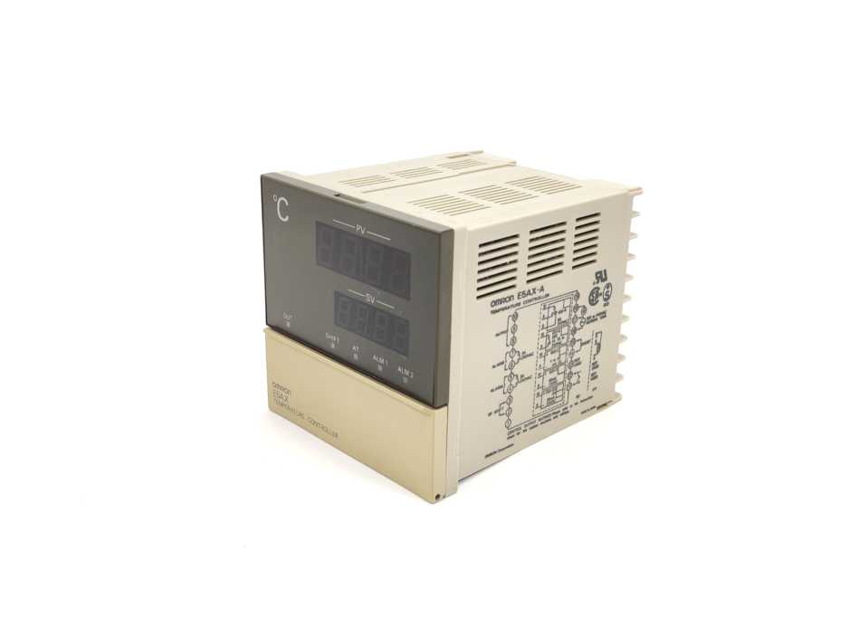 OMRON E5AX-A Temperature Controller 100-240Vac 50/60Hz 15VA