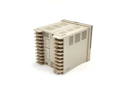 OMRON E5AX-A Temperature Controller 100-240Vac 50/60Hz 15VA