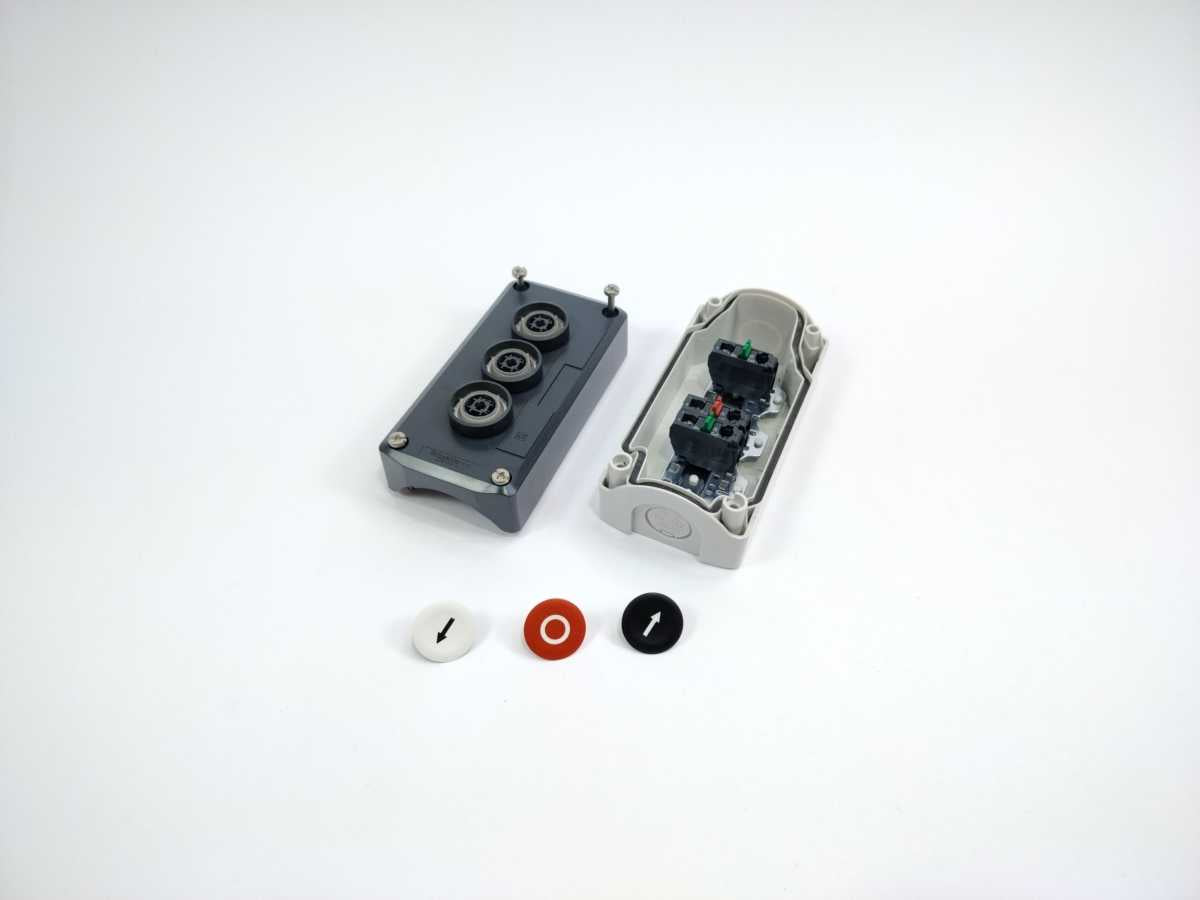 Schneider Electric XALD324 Control Station 3 Buttons