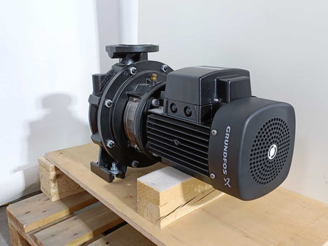 GRUNDFOS 92683913 Pump with Motor, p/t 16/120 bar/Cmax