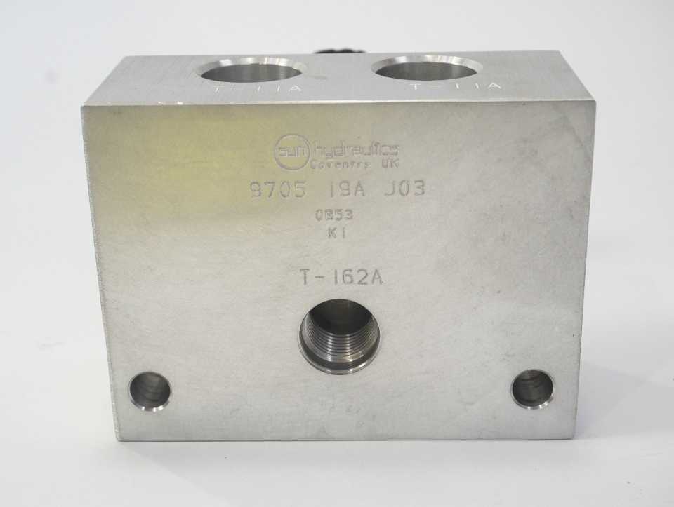 Sun Hydraulics 9705 19A J03 Hydraulic Manifold Block T-162A