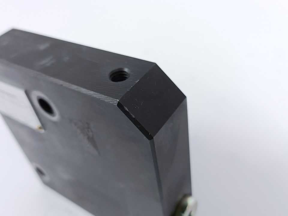 Duplomatic BLS6-C91/11 Hydraulic Valve Block End Plate