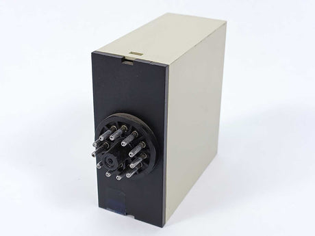 Electromatic SA 105 220 0,15-3 sec. 220 VAC Relay. Delay on Operate
