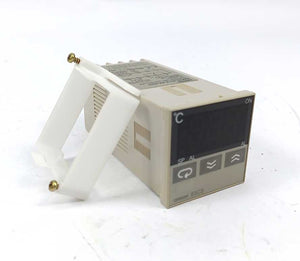 OMRON E5CS-R1KJX-520 Temperature Controller