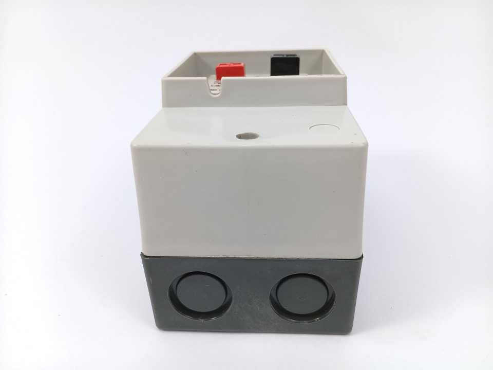 Lauritz Knudsen 10 22 033 494 Thermoplastic Enclosure for Motorstarter HV4 IP 54