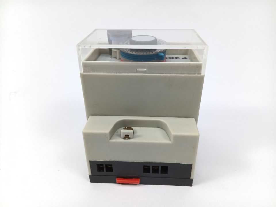GRÄSSLIN V 73 TU Electromechanical Analogue Time Switch / Timer Relay
