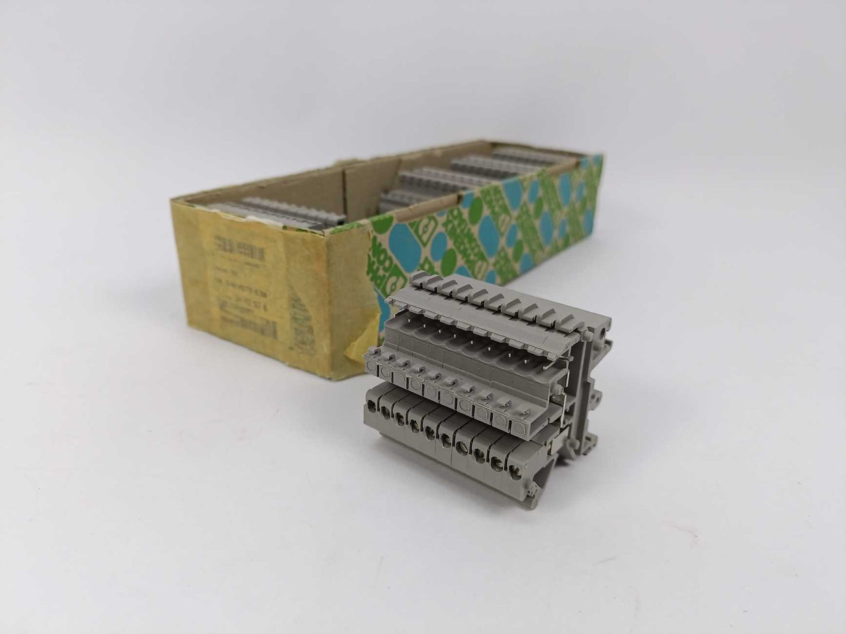 Phoenix Contact 3002076 UK 3-MVSTB-5,08 Terminal Block 250V 50pcs