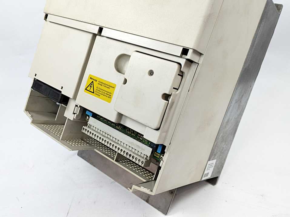 KEB COMBIVERT 19.F4.COH-3421/2.2 3PH, 30KW, 42KVA, 440V, Missing Front Cover