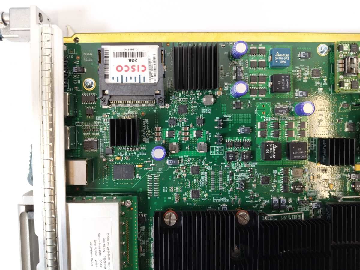 CISCO 29-5688-01 N7K-SUP 1 Supervisor Engine Module w/ 17-8896-02 Memory card