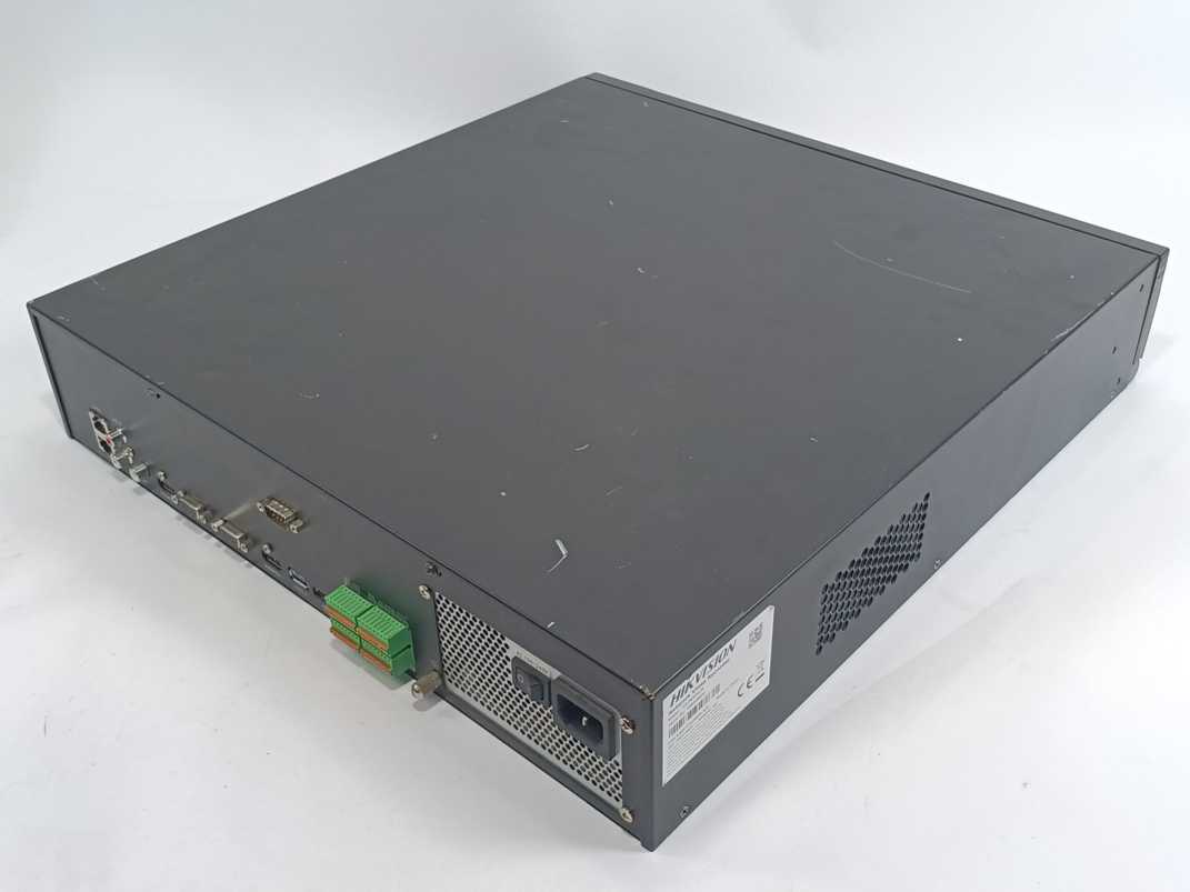HikVision DS-9632NI-I8 32-channel 2U 4K NVR Network Video Recorder