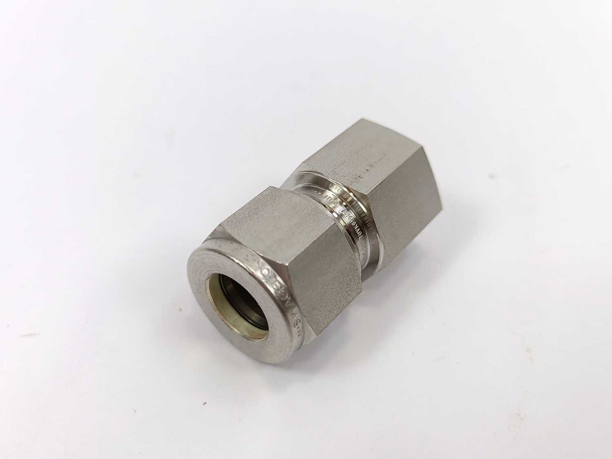 Swagelok SS-12M0-7-4 12mm Tubefitting 1/4 NPT 8Pcs. Batch
