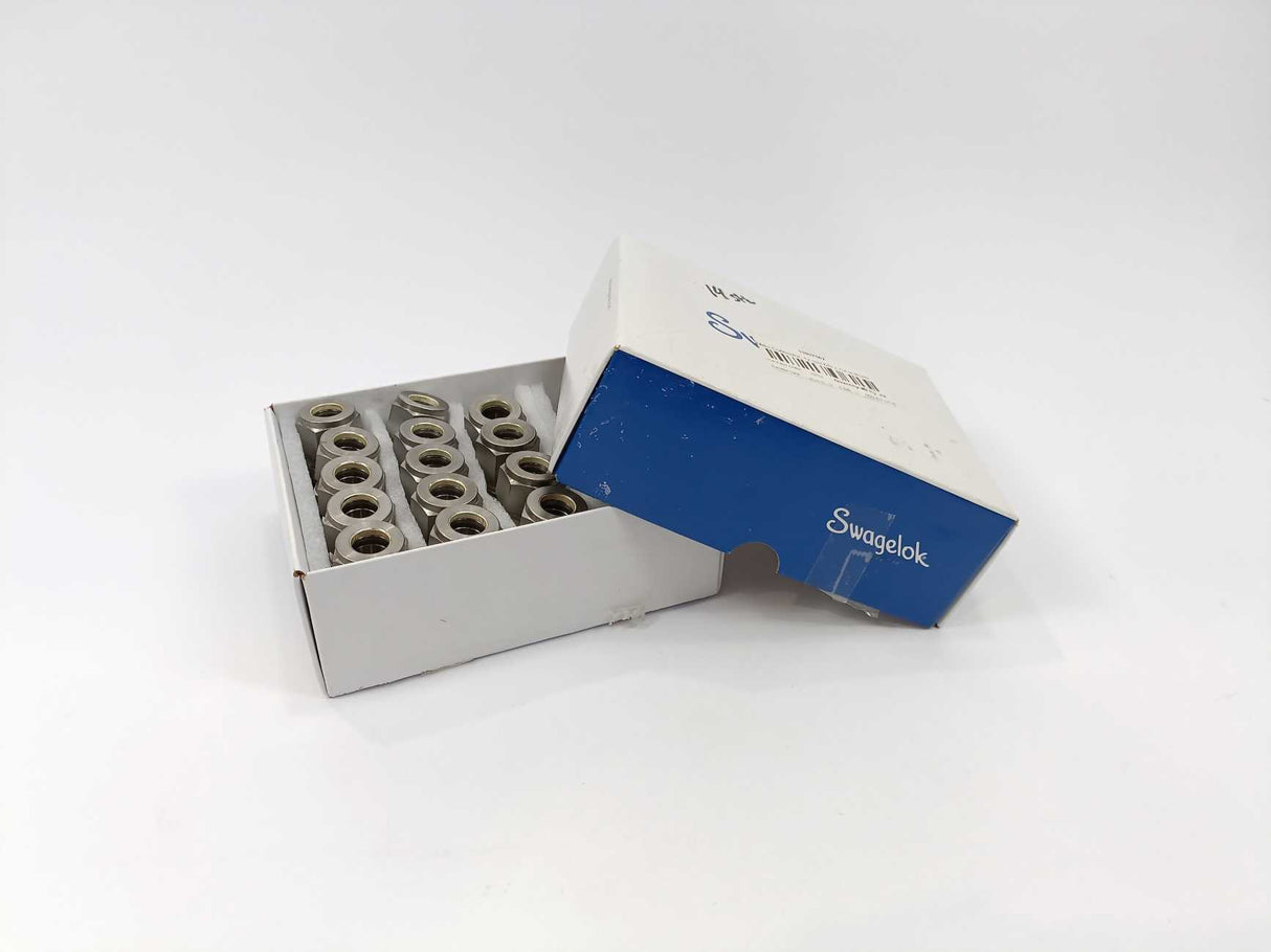 Swagelok SS-12M0-1-4RP Male Connector, 12mm OD x 1/4 in BSPP 14pcs.