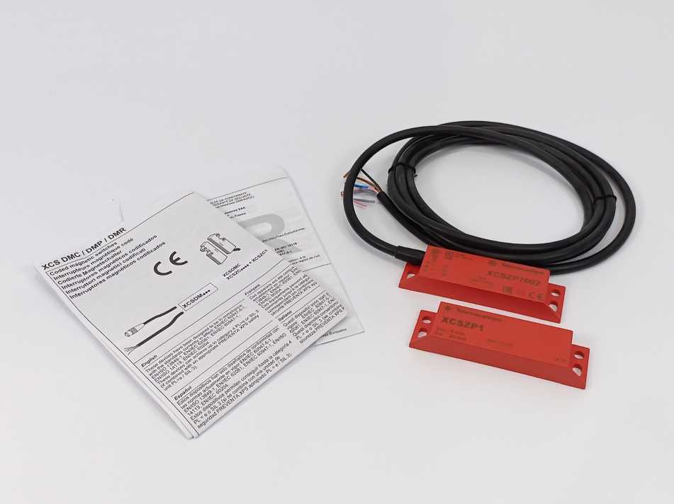 TELEMECANIQUE XCSZP7002 Coded Magnetic Safety Switch w. XCSZP1