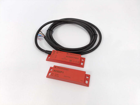 TELEMECANIQUE XCSZP7002 Coded Magnetic Safety Switch w. XCSZP1