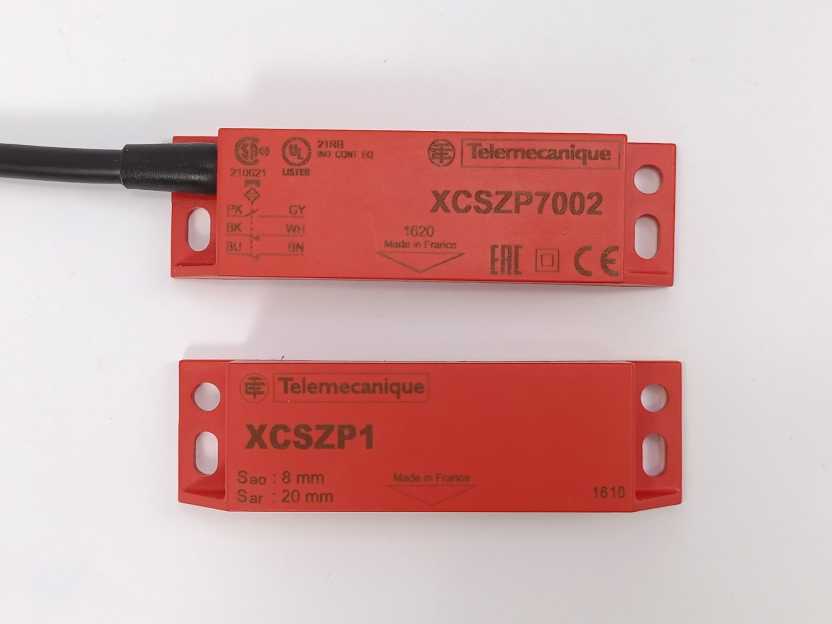 TELEMECANIQUE XCSZP7002 Coded Magnetic Safety Switch w. XCSZP1