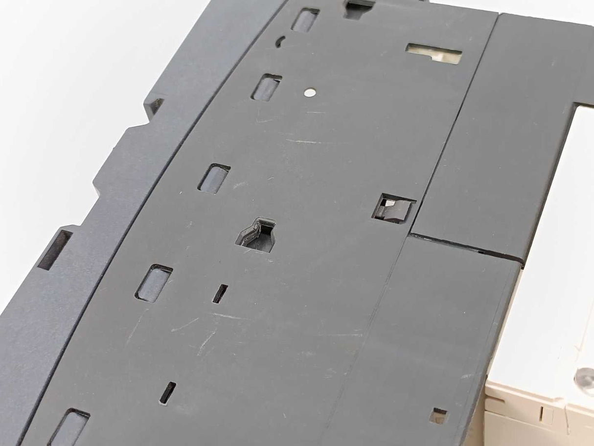 Schneider Electric LUB120 LUCA05BL+LUA1C20 TeSys Ultra Control Unit