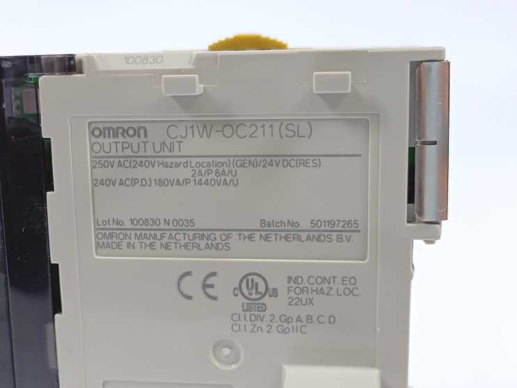 OMRON CJ1W-OC211 (SL) Output Unit 250 VAC/24 VDC