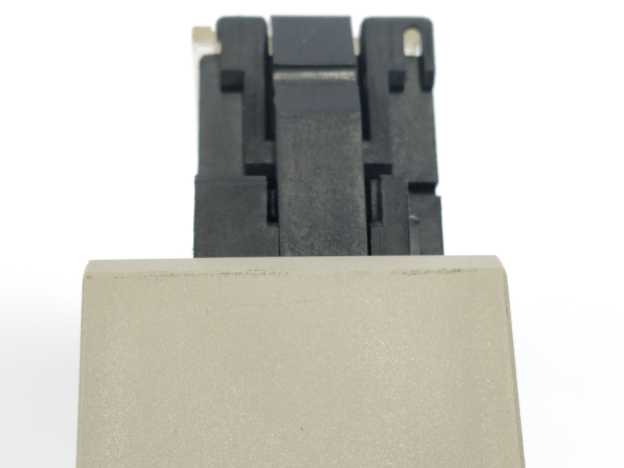 OMRON C200H-OD21A Output Unit