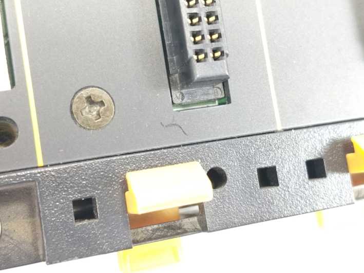 OMRON C200H-BC081-V2 CPU Base Unit