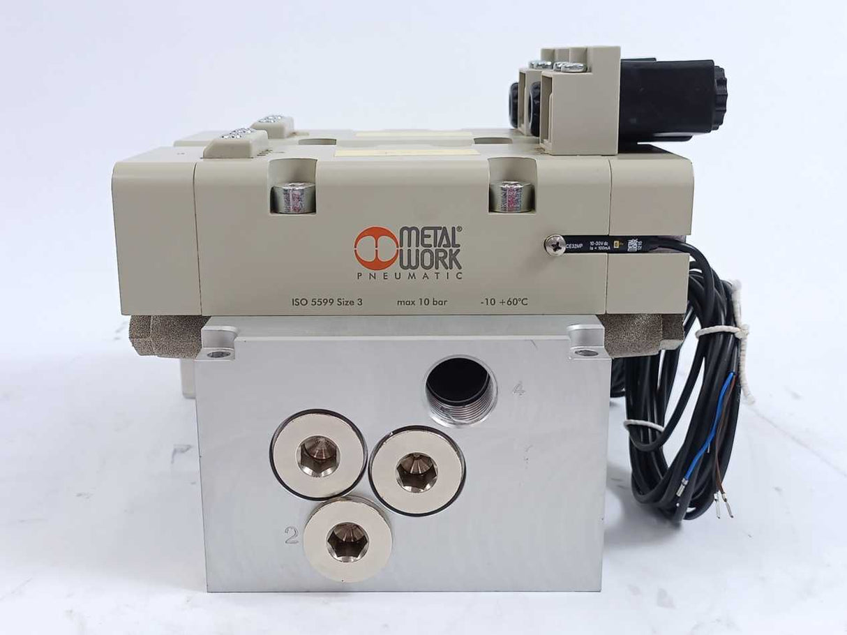 Metal Work 7059021110 W/ 2x ISO 5599 Size 3 Pneumatic Valve