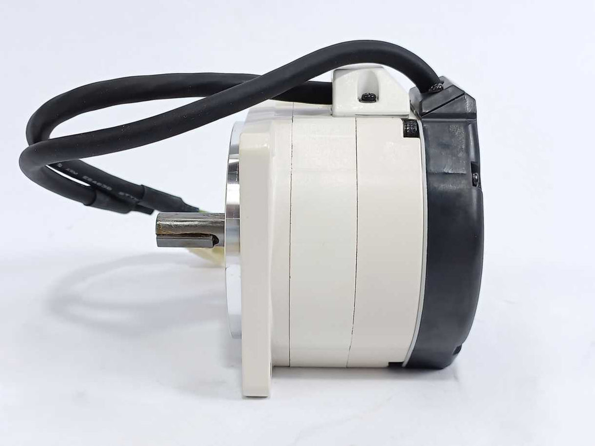 OMRON R88M-GP20030H-S2 AC Servo Motor
