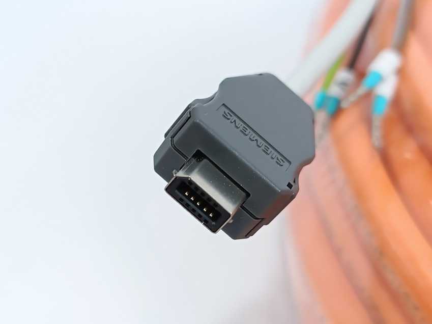 Siemens 6FX8002-8QN04-1CA0 Motion-Connect 800plus One Cable Connection Assembly