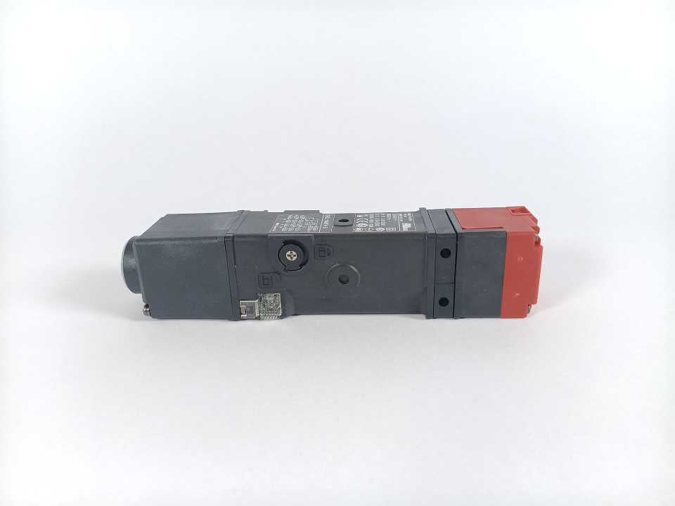 OMRON D4SL-N4NFA-D Guard Lock Safety Door Switch