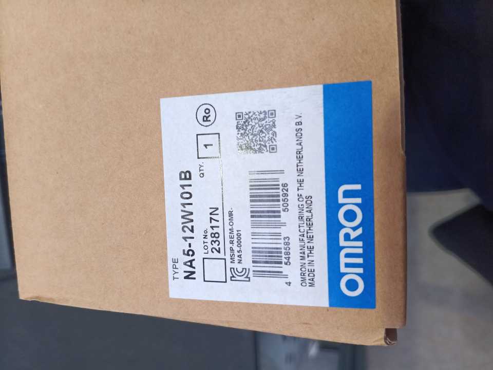 OMRON NA5-12W101B NA5-12W101B HMI Touchscreen Panel
