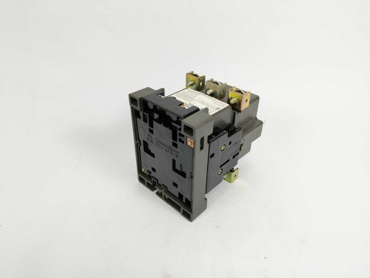 Siemens 3TB4617-0AF0 Contactor 3 Pole Breaking 600V AC
