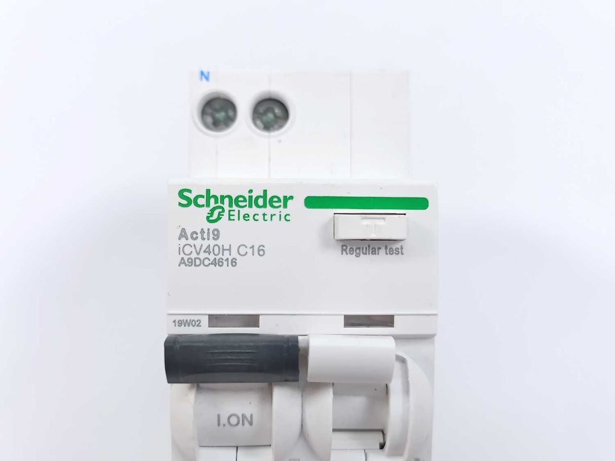 Schneider Electric A9DC4616 Residual Current Breaker 3pcs.